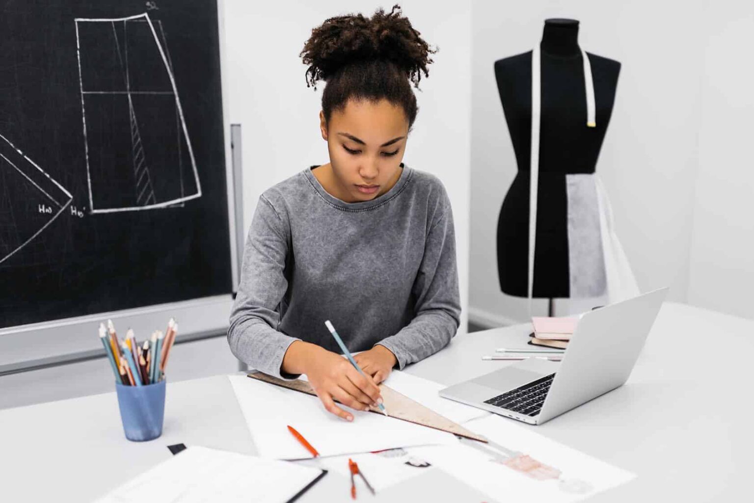 Studying Fashion Design in Jaipur: Campus Life, Internships, and Creative Growth